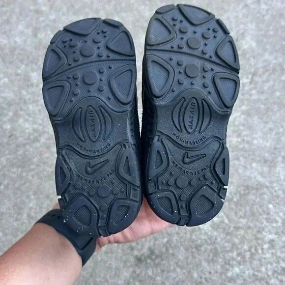 Nike Air Max 95 Low Triple Black Kids Size 9C - Picture 8 of 12